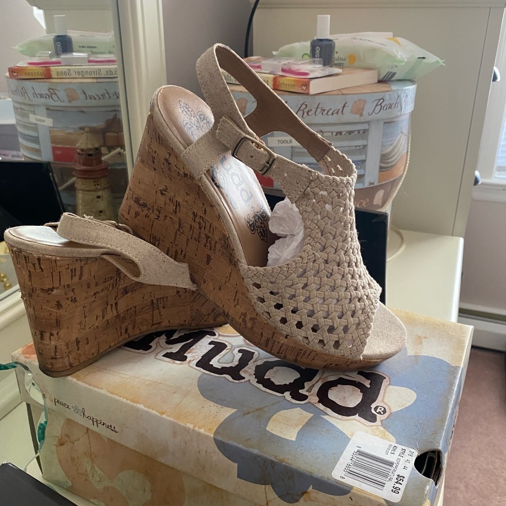 Mudd platform sandals